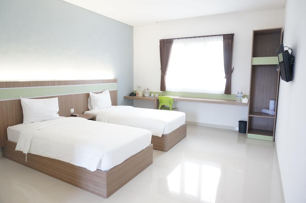Rumah Cassa Guest House Surabaya Habitación foto