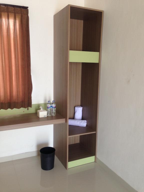 Rumah Cassa Guest House Surabaya Habitación foto