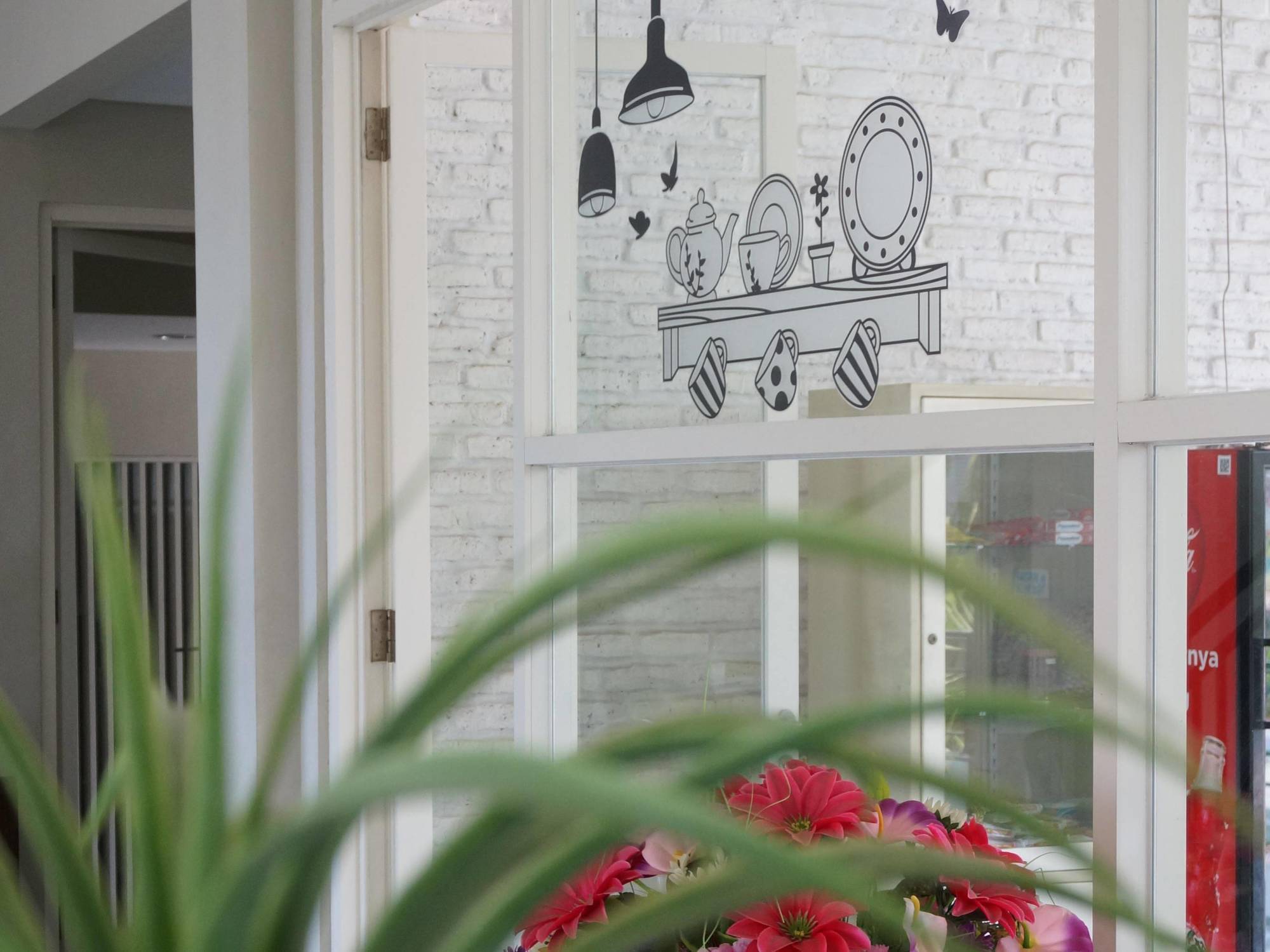 Rumah Cassa Guest House Surabaya Exterior foto